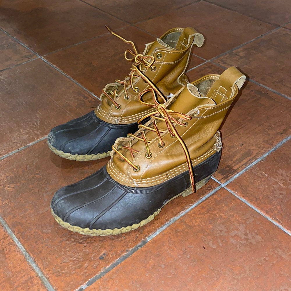 LL Bean 8" Bean Boots Duck Boots Leather Unlined
Women's 9 M
Brown Tan
